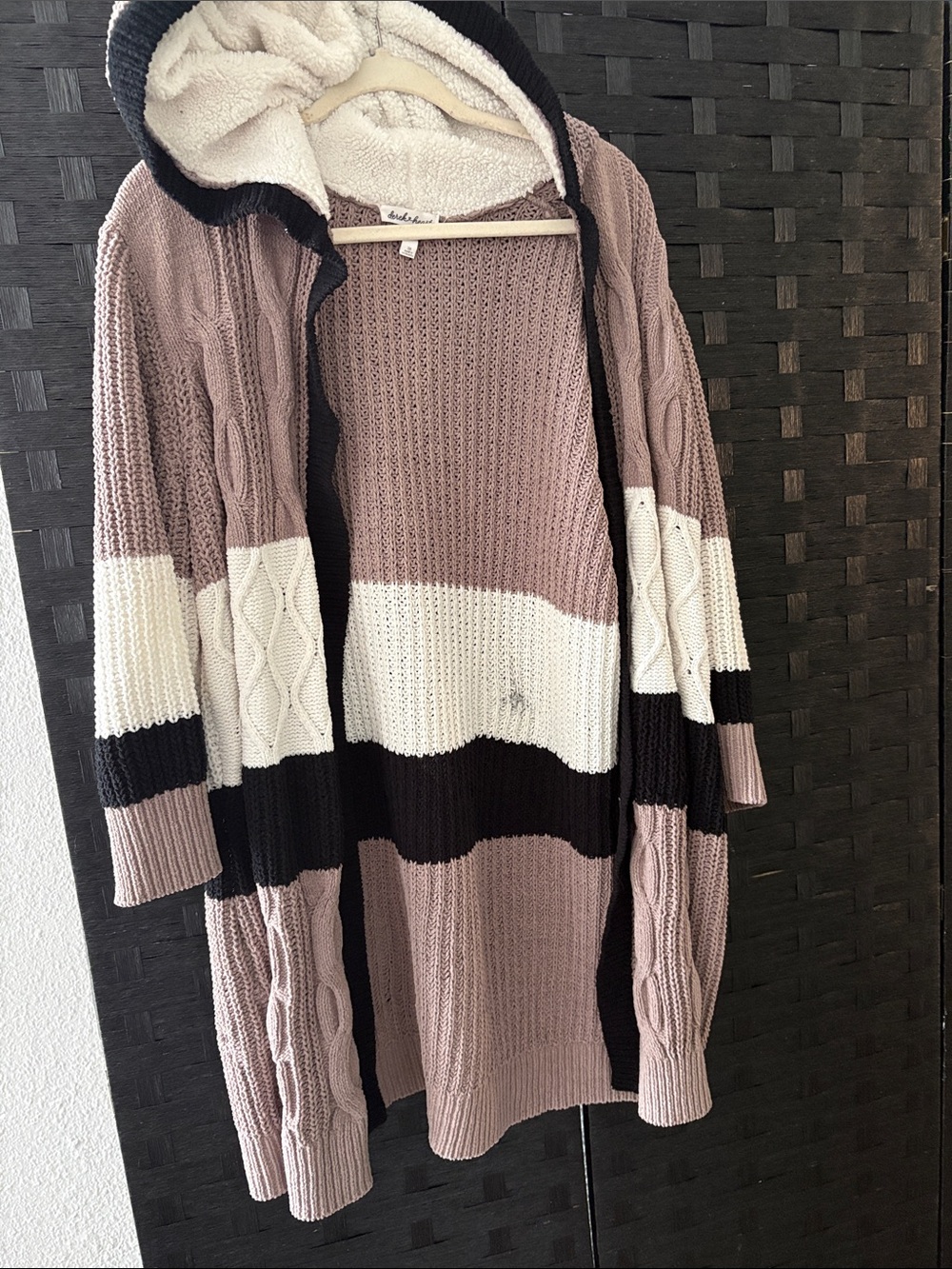 Derek Heart Hooded Cable Knit Cardigan in Mauve, White & Black